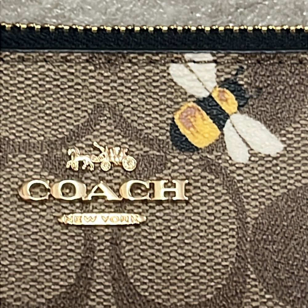 Coach Brown Wristlet with Bee Print NWOT - Picture 2 of 8